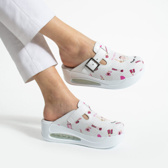 Бяло анатомично сабо от естествена кожа с платформа за козметици / /