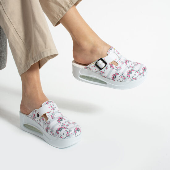 Дамско цветно анатомично работно сабо на платформа / / Дамско цветно анатомично работно сабо на платформа / /