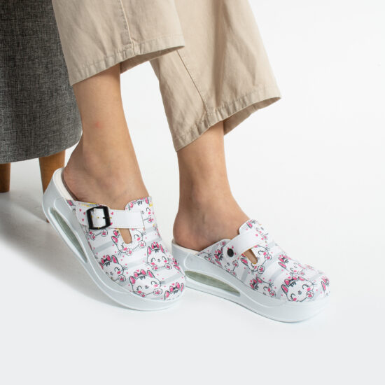 Дамско цветно анатомично работно сабо на платформа / / Дамско цветно анатомично работно сабо на платформа / /