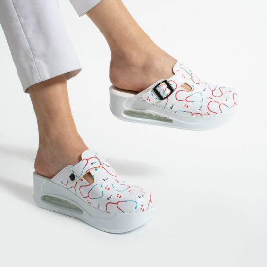 Дамско медицинско работно сабо на платформа / / Дамско медицинско работно сабо на платформа / /