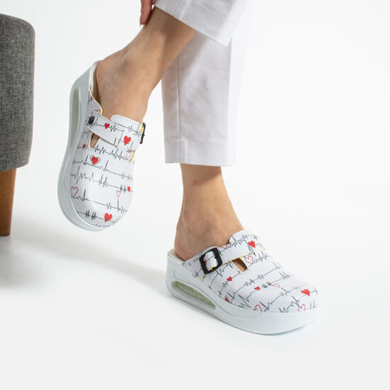 Дамско медицинско работно сабо на платформа / / Дамско медицинско работно сабо на платформа / /