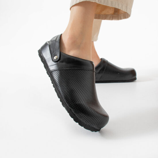 Дамски черни ортопедични чехли от естествена кожа / /