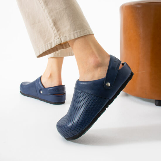 Дамски сини ортопедични чехли от естествена кожа / / Дамски сини ортопедични чехли от естествена кожа / /