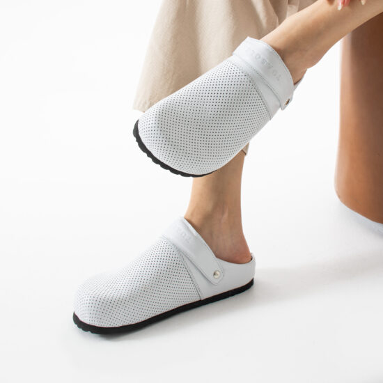 Дамски бели ортопедични чехли от естествена кожа / /