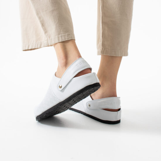 Дамски бели ортопедични чехли от естествена кожа / /