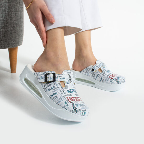 Дамско медицинско работно сабо на платформа / / Дамско медицинско работно сабо на платформа / /