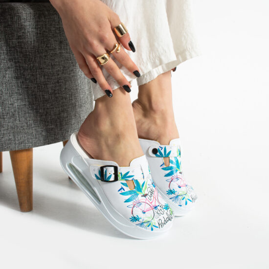 Дамско цветно анатомично работно сабо на платформа / / Дамско цветно анатомично работно сабо на платформа / /