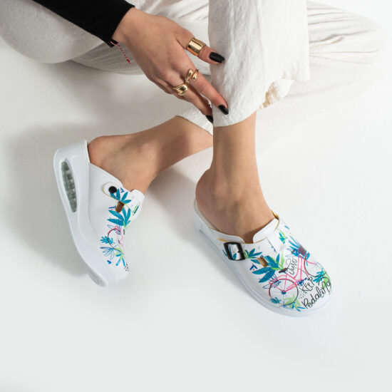 Дамско цветно анатомично работно сабо на платформа / / Дамско цветно анатомично работно сабо на платформа / /