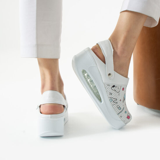 Анатомично сабо от естествена кожа с платформа за зъболекари / /