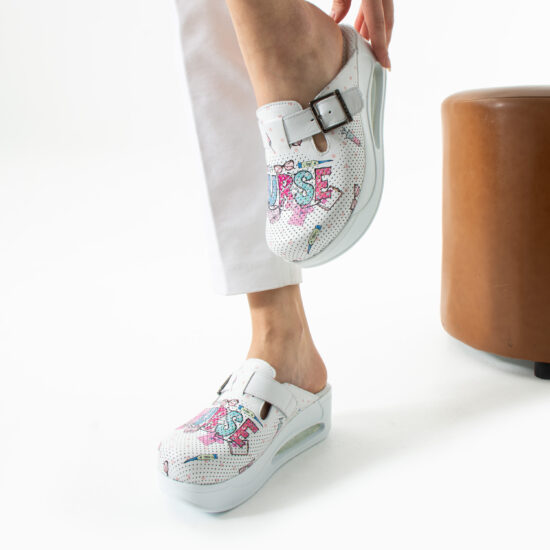 Анатомични медицински чехли от естествена кожа с платформа / /