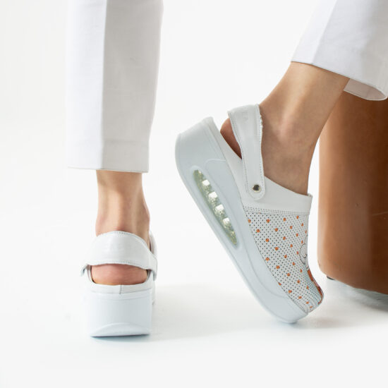 Анатомично сабо от естествена кожа с платформа за кухня / /