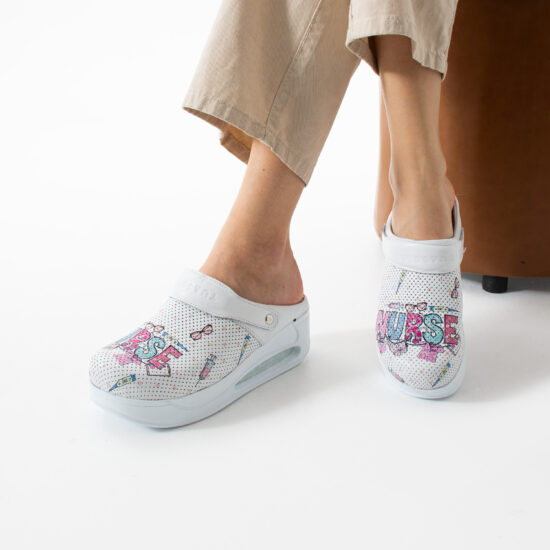 Анатомични медицински чехли от естествена кожа на платформа / /