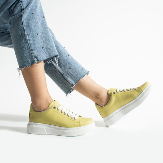 Дамски анатомични жълти кецове от естествена кожа / /