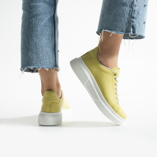 Дамски анатомични жълти кецове от естествена кожа / /