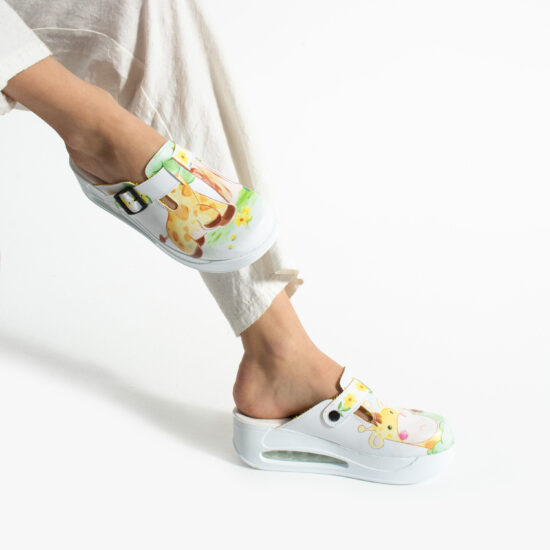 Дамско анатомично сабо на платформа за детска градина / / Дамско анатомично сабо на платформа за детска градина / /