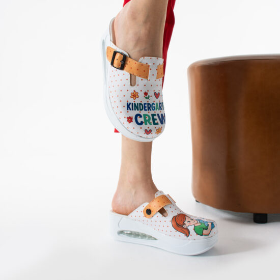 Дамско анатомично сабо на платформа за детска градина / / Дамско анатомично сабо на платформа за детска градина / /