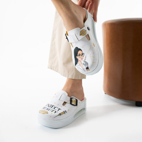 Дамско анатомично сабо на платформа за естетичен център / / Дамско анатомично сабо на платформа за естетичен център / /