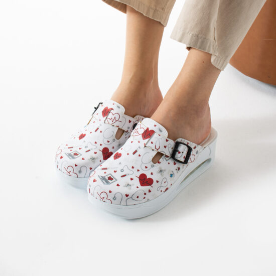 Дамско анатомично медицинско сабо на платформа / / Дамско анатомично медицинско сабо на платформа / /