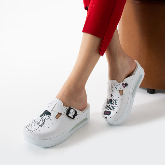 Дамско анатомично медицинско сабо на платформа / / Дамско анатомично медицинско сабо на платформа / /