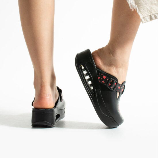 Дамско анатомично медицинско сабо на платформа / / Дамско анатомично медицинско сабо на платформа / /