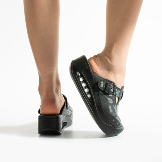 Дамско анатомично работно сабо на платформа за кухня / /