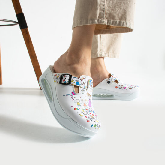 Дамско анатомично работно сабо на платформа / / Дамско анатомично работно сабо на платформа / /