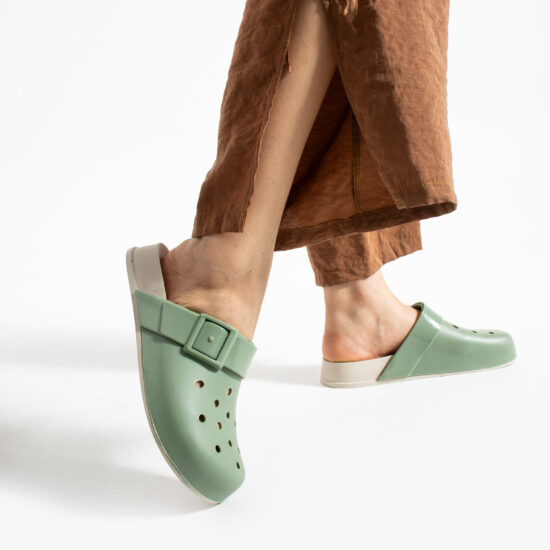 Зелени дамски гумени чехли сабо с дупки / / Зелени дамски гумени чехли сабо с дупки / /