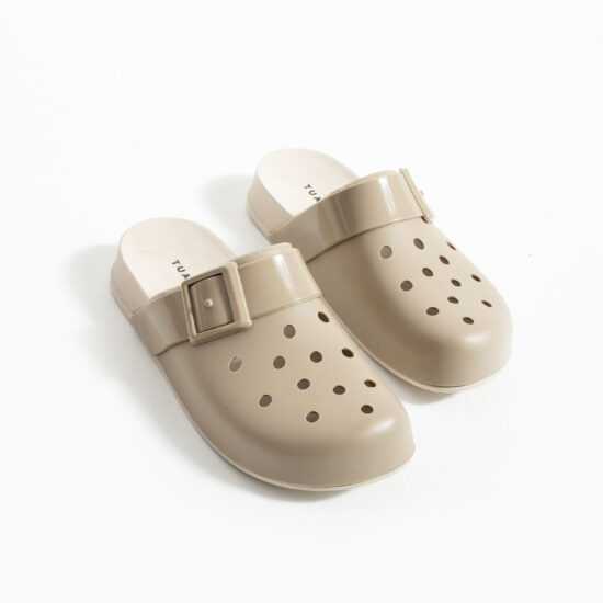 Бежови дамски гумени чехли сабо с дупки / / Бежови дамски гумени чехли сабо с дупки / /