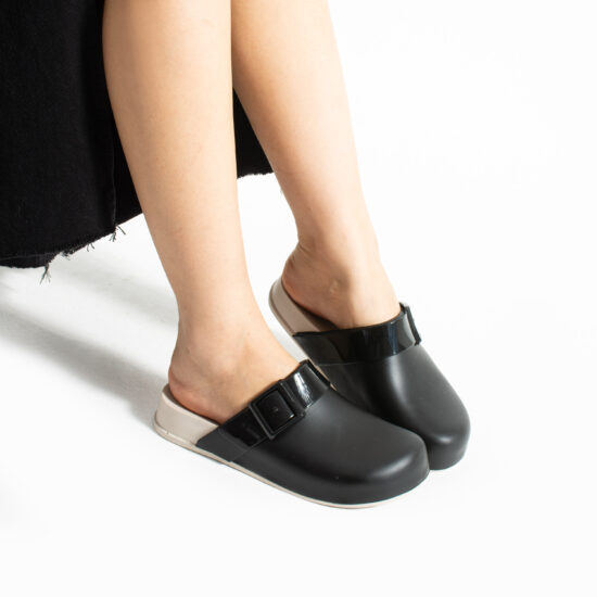 Черни дамски затворени гумени чехли сабо / / Черни дамски затворени гумени чехли сабо / /