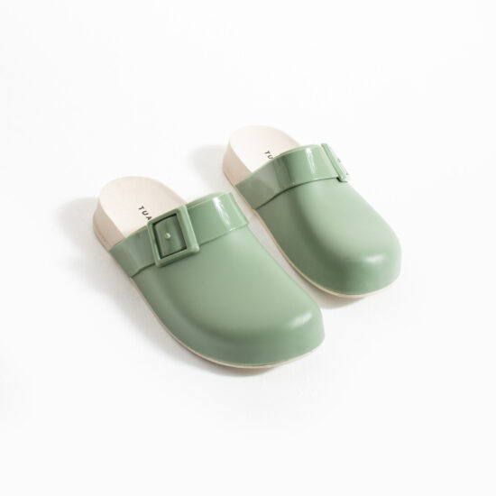 Зелени дамски затворени гумени чехли сабо / / Зелени дамски затворени гумени чехли сабо / /