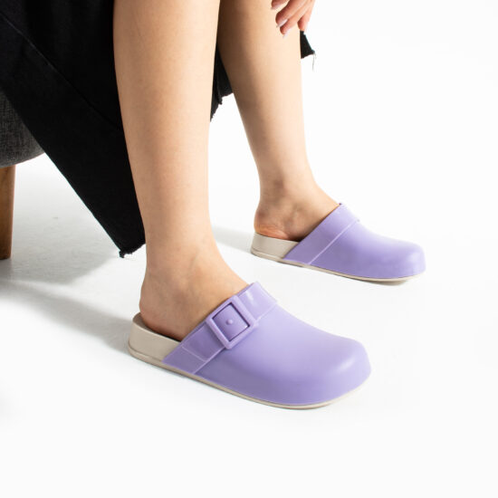 Лилави дамски затворени гумени чехли сабо / / Лилави дамски затворени гумени чехли сабо / /