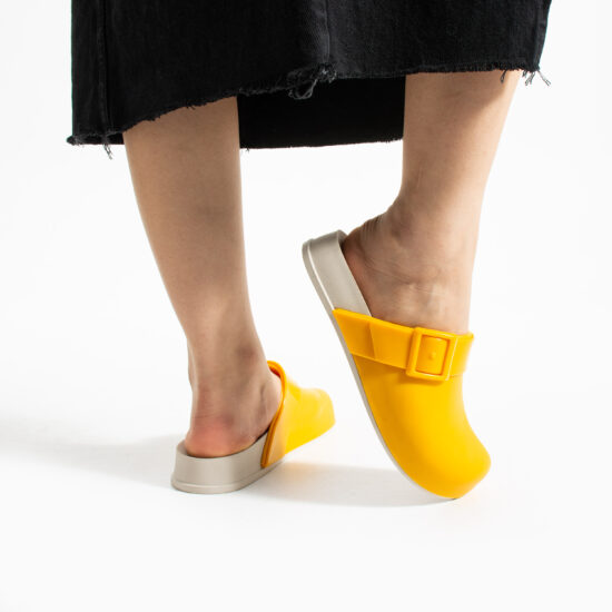 Оранжеви дамски затворени гумени чехли сабо / / Оранжеви дамски затворени гумени чехли сабо / /