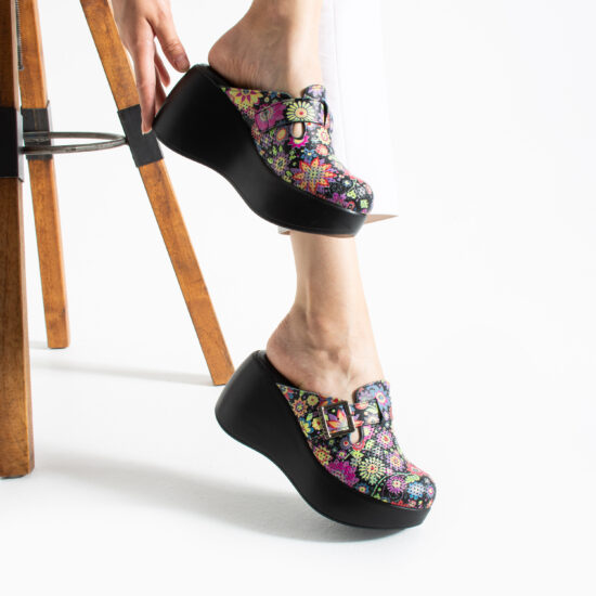 Цветни анатомични чехли на платформа от естествена кожа / /