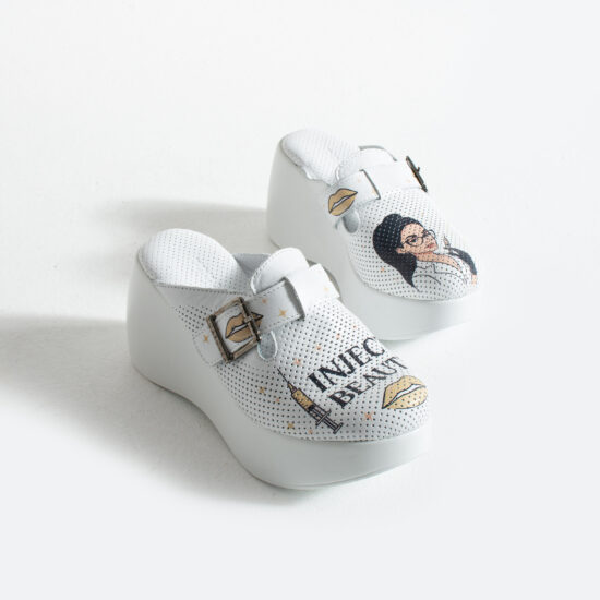 Бели анатомични чехли на платформа за естетични салони от естествена кожа / / Бели анатомични чехли на платформа за естетични салони от естествена кожа / /