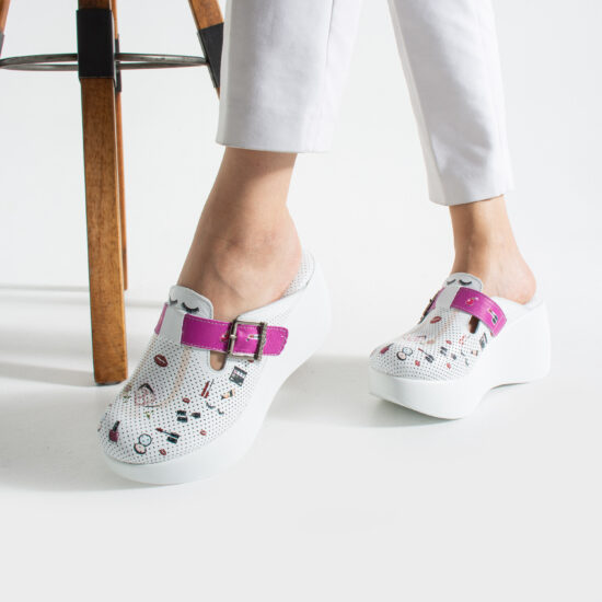 Бели анатомични чехли на платформа за естетични салони от естествена кожа / / Бели анатомични чехли на платформа за естетични салони от естествена кожа / /