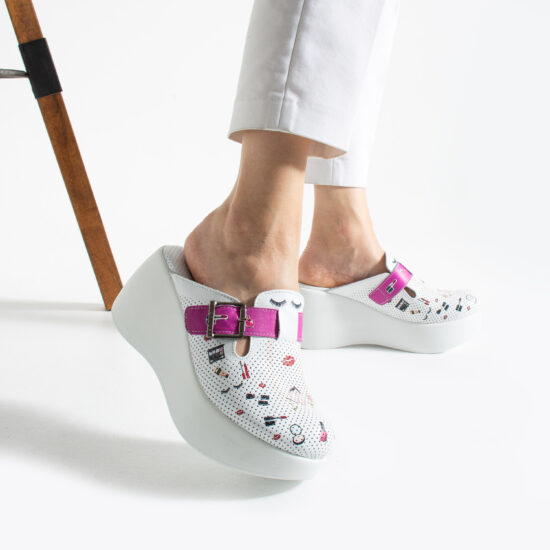 Бели анатомични чехли на платформа за естетични салони от естествена кожа / / Бели анатомични чехли на платформа за естетични салони от естествена кожа / /