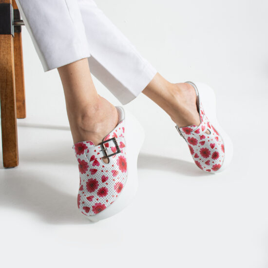 Дамски анатомични чехли на платформа от естествена кожа / /