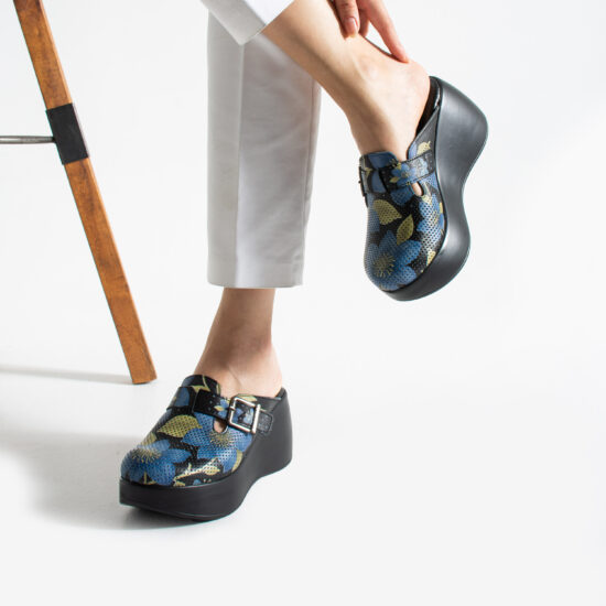 Дамски анатомични чехли на платформа от естествена кожа / /