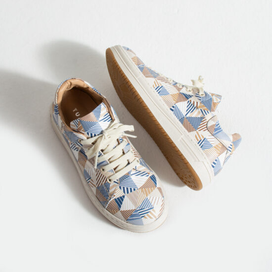 Анатомични дамски кецове от естествена кожа / /