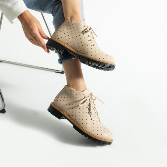 Дамски къси бежови боти от естествена кожа до глезена / / Дамски къси бежови боти от естествена кожа до глезена / /