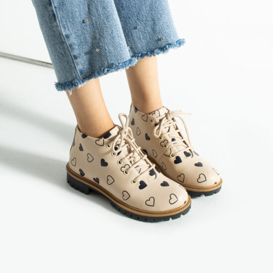 Дамски къси бежови боти от естествена кожа до глезена Дамски боти Дамски къси бежови боти от естествена кожа до глезена Дамски боти