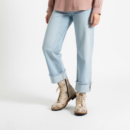 Дамски бежови боти тип кубинки от естествена кожа / / Дамски бежови боти тип кубинки от естествена кожа / /