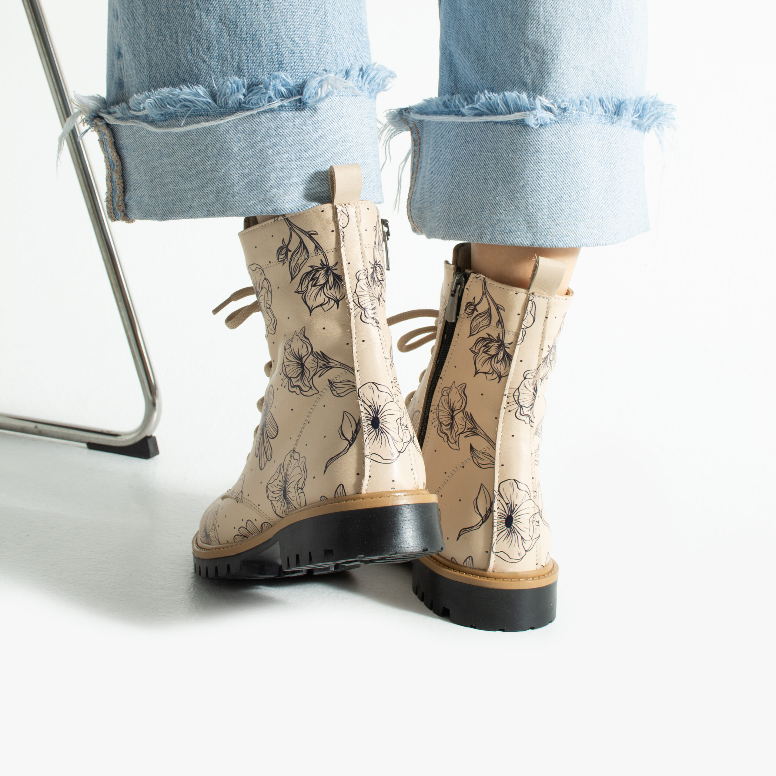 Дамски бежови боти тип кубинки от естествена кожа Дамски боти 16 Дамски бежови боти тип кубинки от естествена кожа - Image 6