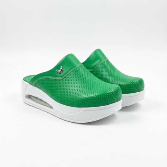 Зелени анатомични чехли на платформа от еко кожа / /