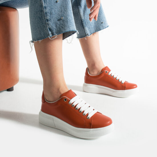 Дамски анатомични червени кецове от естествена кожа / / Дамски анатомични червени кецове от естествена кожа / /