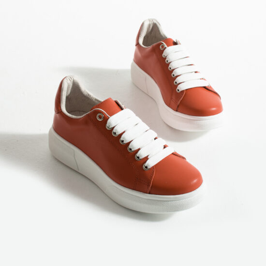 Дамски анатомични червени кецове от естествена кожа / / Дамски анатомични червени кецове от естествена кожа / /