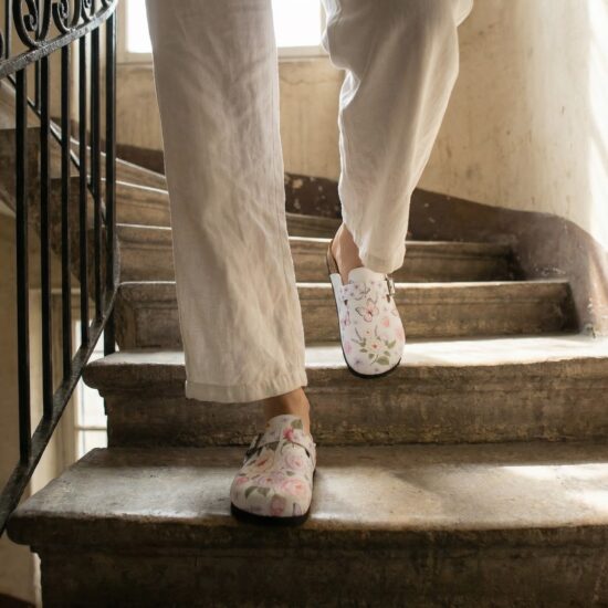 Дамски ортопедични чехли с цветен дизайн / /