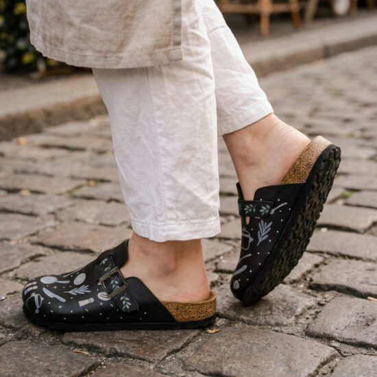 Работни дамски ортопедични чехли за кухня / /