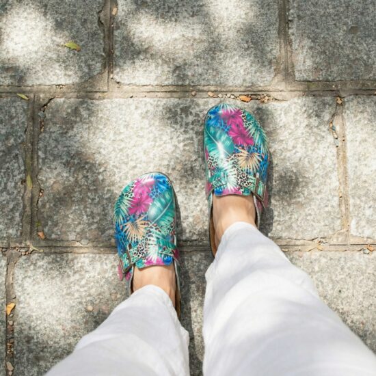 Дамски ортопедични чехли с цветен дизайн / /