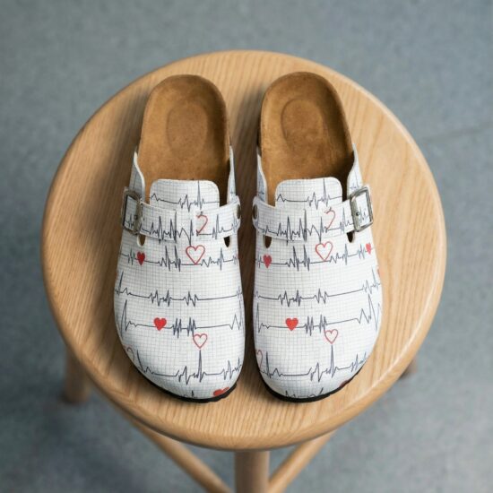 Медицински дамски ортопедични чехли за работа / /